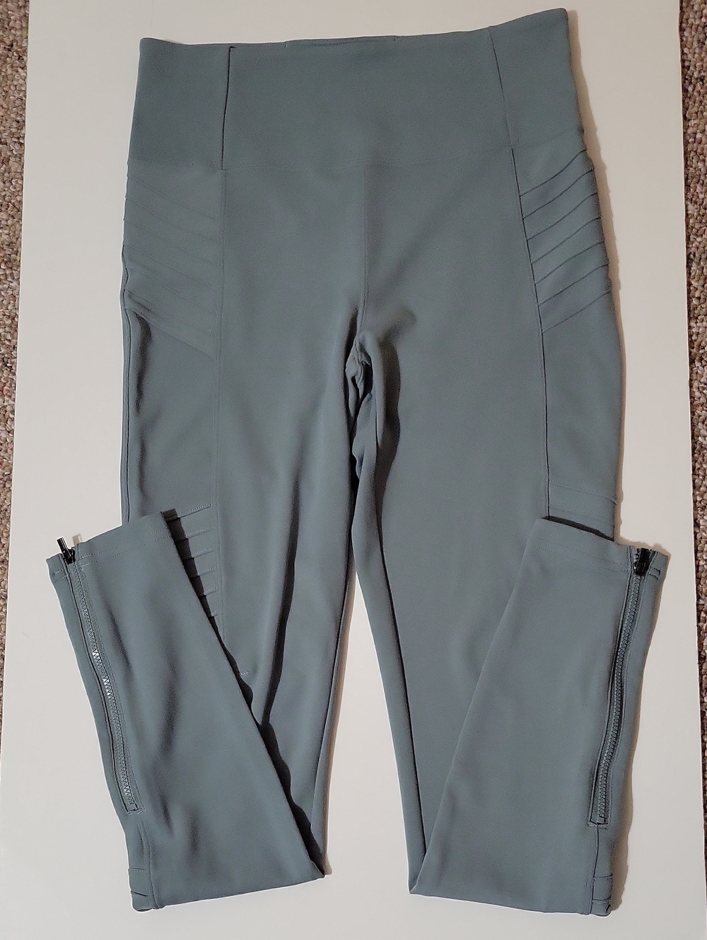 Athleta High-Rise Leggings in Sage Green, Size SP